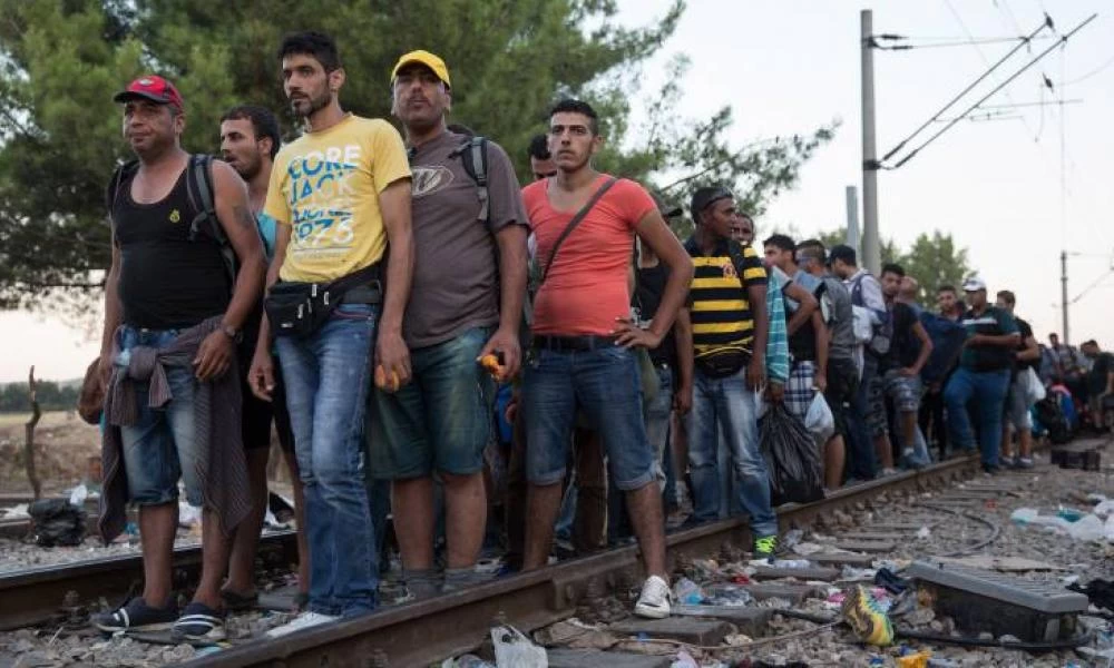 Κραυγή απόγνωσης από τους κατοίκους της Μαλακάσας: Σώστε μας! Είμαστε 500 κι οι πρόσφυγες 2600